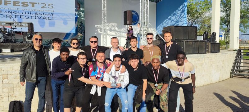 🎉 AKÜ Spor Oyunlarında İİBF Spor Takımlarımız Madalya ve Kupalarını Aldılar! ⚽🏐